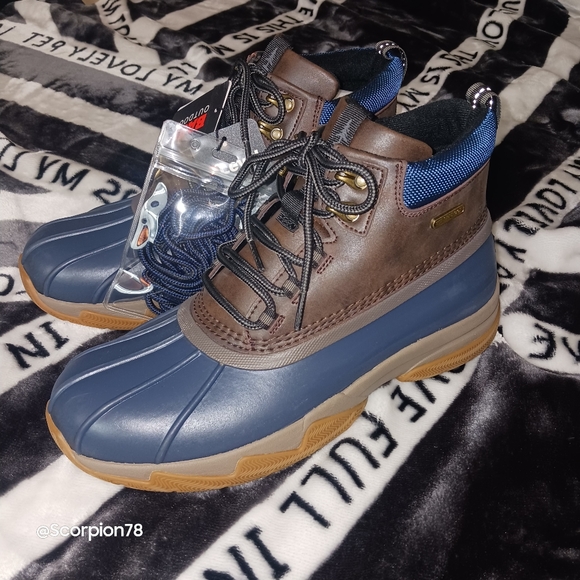 G.H. Bass & Co. Shoes - G.H. Bass Outdoor Waterproof Mid Field Boots Size 10